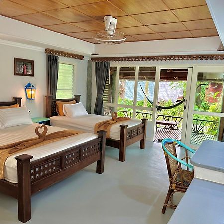 Bamboo Bungalows Koh Phayam Exterior photo