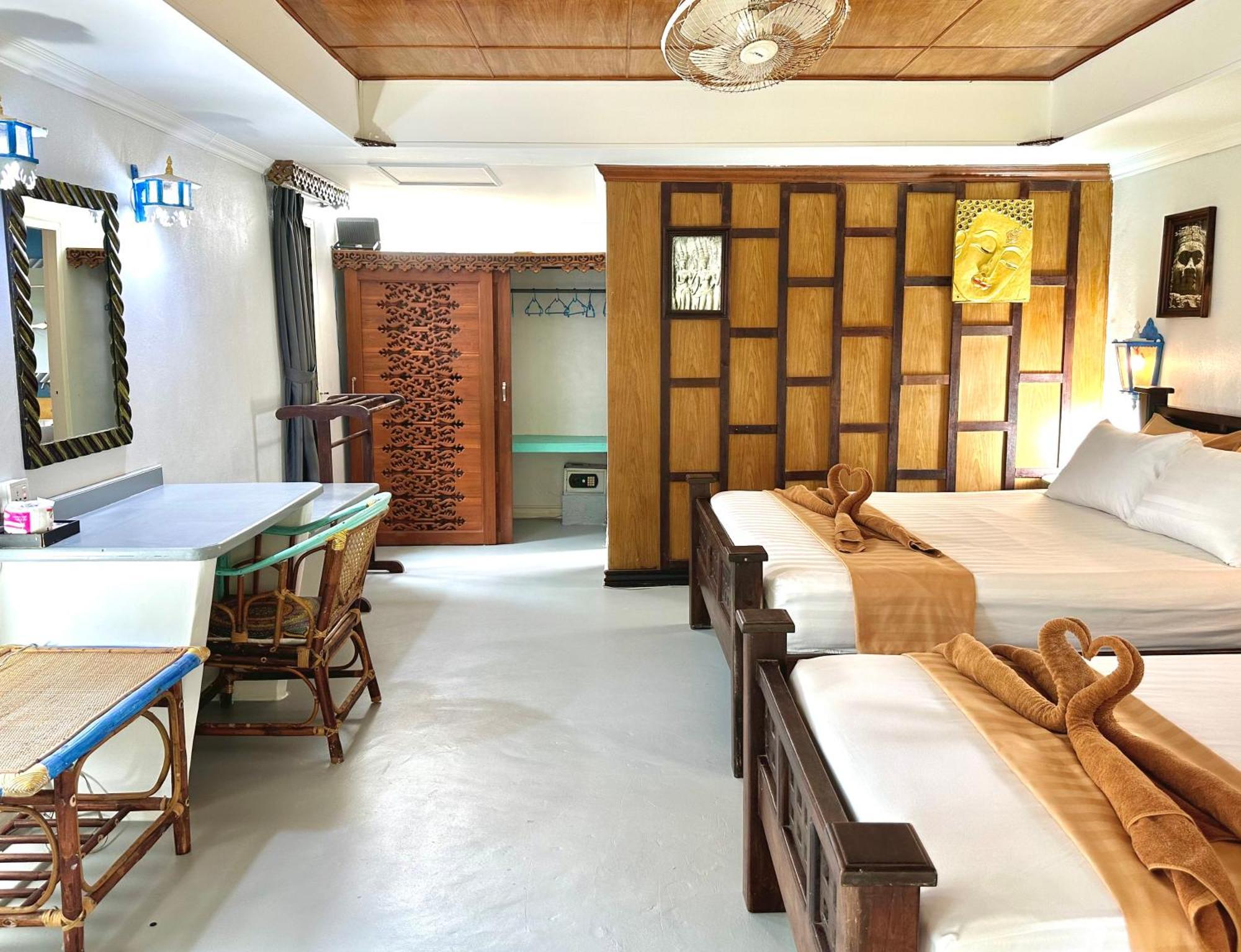 Bamboo Bungalows Koh Phayam Exterior photo