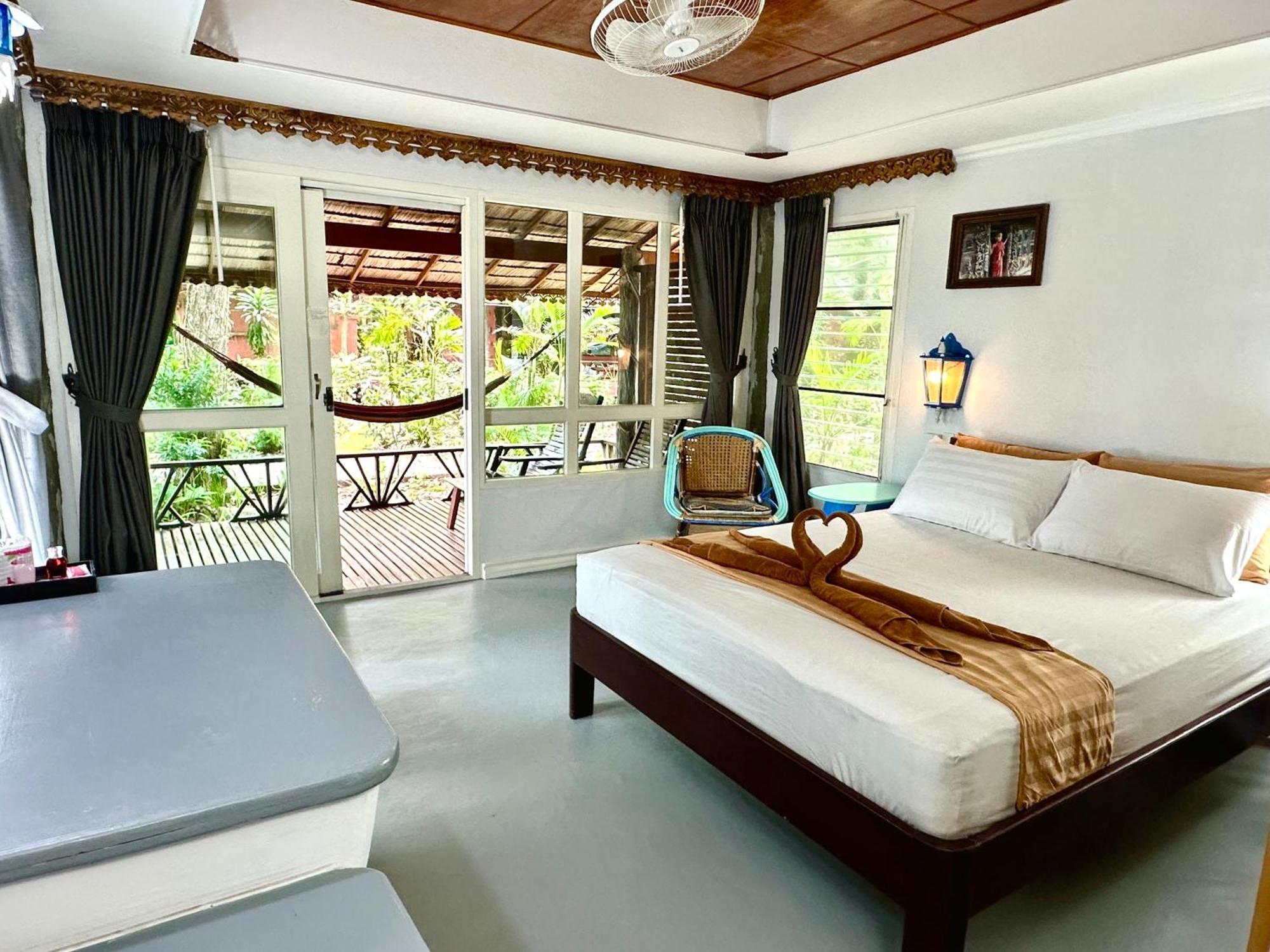 Bamboo Bungalows Koh Phayam Exterior photo