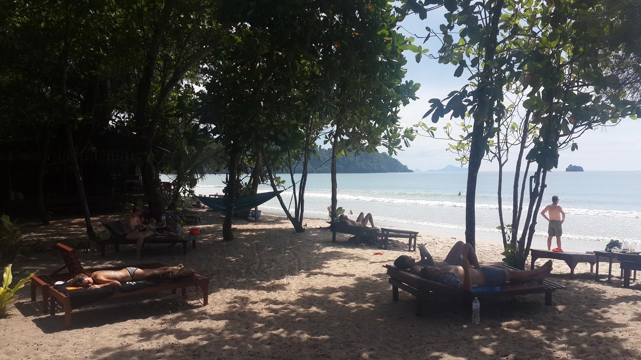 Bamboo Bungalows Koh Phayam Exterior photo