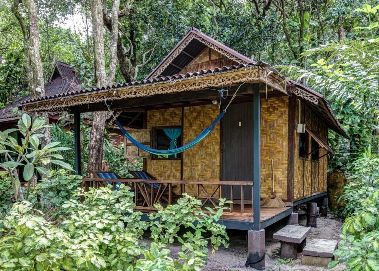 Bamboo Bungalows Koh Phayam Exterior photo